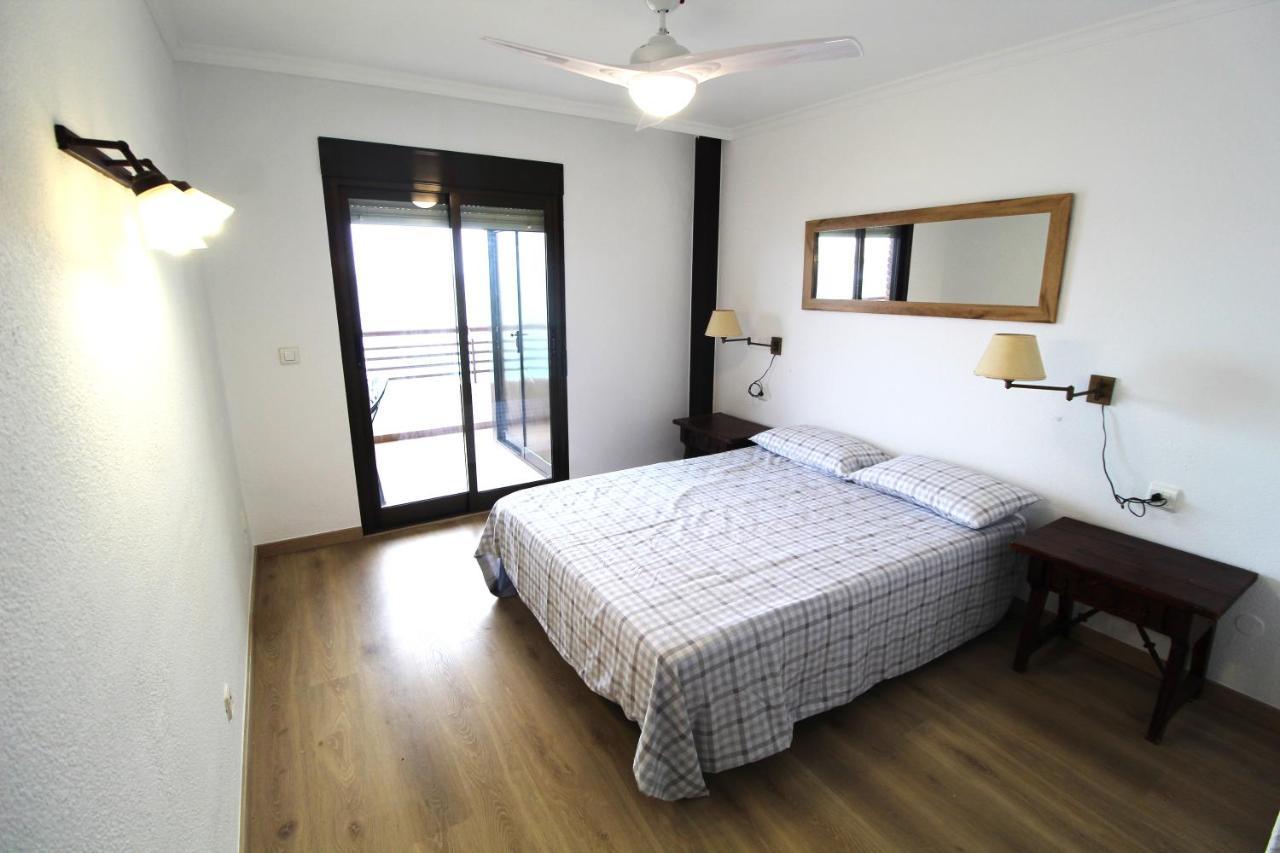 Very Lightful Apartment. Incredible Sea Views. Big Terrace, Swimming Pool. Ac. Very Close To Alicante City Center. Bagian luar foto