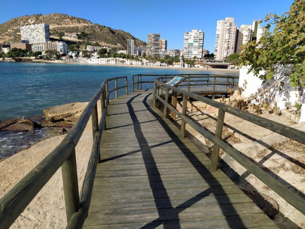 Very Lightful Apartment. Incredible Sea Views. Big Terrace, Swimming Pool. Ac. Very Close To Alicante City Center. Bagian luar foto